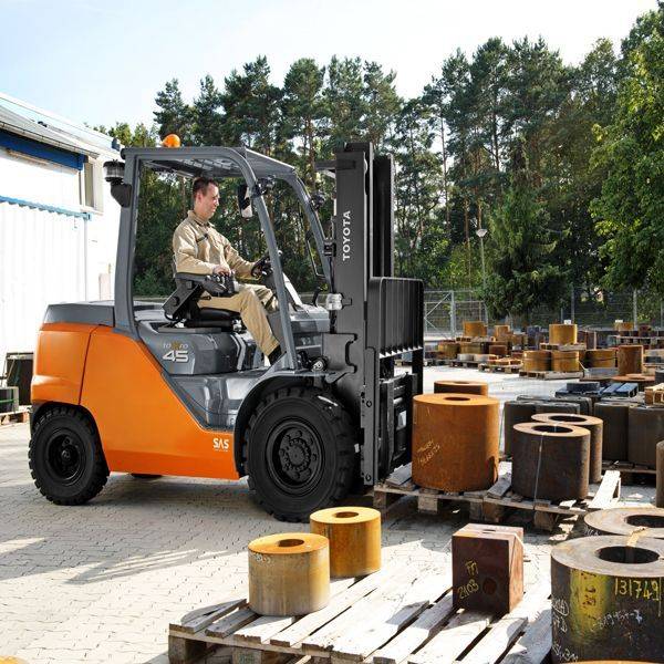 cho thuê xe nâng bảng giá cho thuê xe nâng