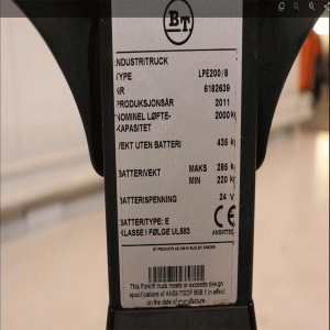 xe nâng pallet truck toyota 2011